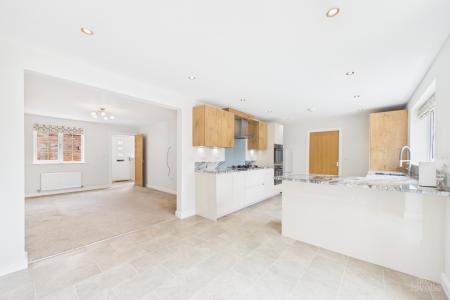 4 bedroom Detached house for sale in Franklin Way, Barrow-upon-Humber, North Lincolnshire, DN19