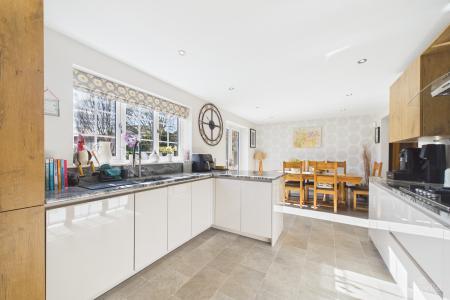 4 bedroom Detached house for sale in Franklin Way, Barrow-upon-Humber, North Lincolnshire, DN19