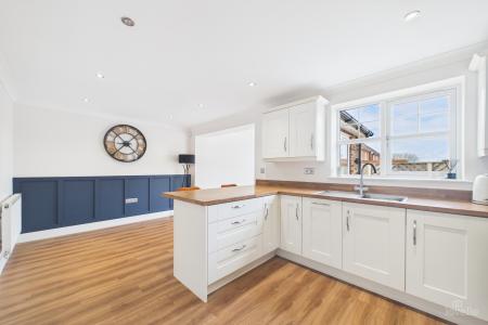 3 bedroom Detached house for sale in Bayleaf Lane, Barton-upon-Humber, North Lincolnshire, DN18