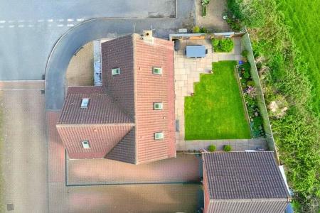 4 bedroom Detached house for sale in Briar Court, Goxhill, North Lincolnshire, DN19