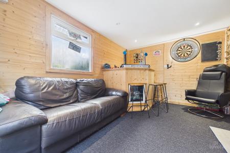 4 bedroom Detached house for sale in Franklin Way, Barrow-upon-Humber, North Lincolnshire, DN19