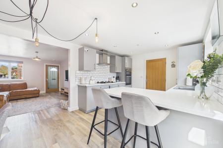 4 bedroom Detached house for sale in Franklin Way, Barrow-upon-Humber, North Lincolnshire, DN19