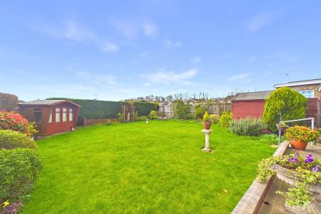 3 bedroom Detached bungalow for sale in Warrendale, Barton-upon-Humber, North Lincolnshire, DN18