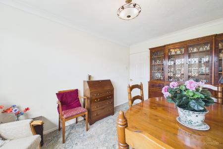 3 bedroom Detached bungalow for sale in Warrendale, Barton-upon-Humber, North Lincolnshire, DN18