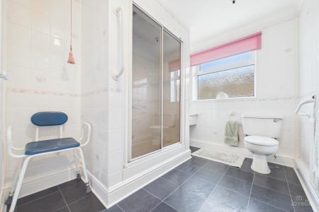 3 bedroom Detached bungalow for sale in Warrendale, Barton-upon-Humber, North Lincolnshire, DN18