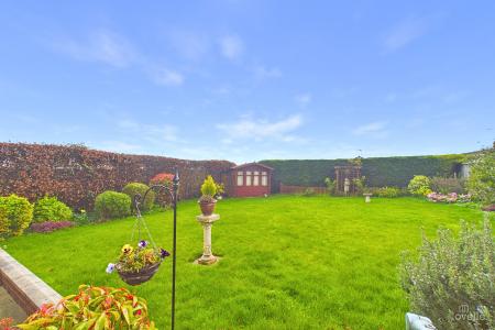 3 bedroom Detached bungalow for sale in Warrendale, Barton-upon-Humber, North Lincolnshire, DN18