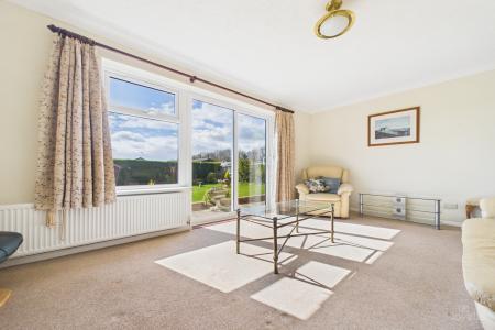 3 bedroom Detached bungalow for sale in Warrendale, Barton-upon-Humber, North Lincolnshire, DN18