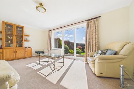 3 bedroom Detached bungalow for sale in Warrendale, Barton-upon-Humber, North Lincolnshire, DN18