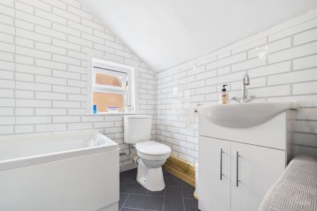 3 bedroom Detached house for sale in Finkle Lane, Barton-upon-Humber, North Lincolnshire, DN18