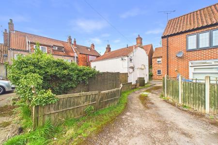 3 bedroom Detached house for sale in Finkle Lane, Barton-upon-Humber, North Lincolnshire, DN18