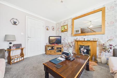 2 bedroom Semi-detached house for sale in Sandpiper Way, Barton-upon-Humber, North Lincolnshire, DN18