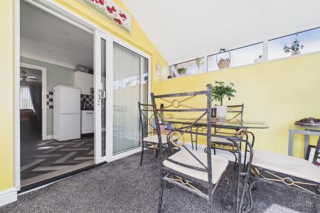 2 bedroom Semi-detached house for sale in Sandpiper Way, Barton-upon-Humber, North Lincolnshire, DN18