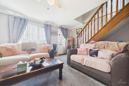 2 bedroom Semi-detached house for sale in Sandpiper Way, Barton-upon-Humber, North Lincolnshire, DN18