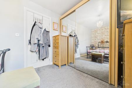 2 bedroom Semi-detached house for sale in Sandpiper Way, Barton-upon-Humber, North Lincolnshire, DN18