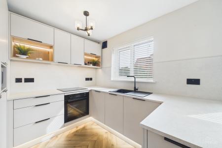 2 bedroom Ground floor flat for sale in Church View, Barton-upon-Humber, North Lincolnshire, DN18