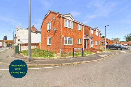 2 bedroom Ground floor flat for sale in Church View, Barton-upon-Humber, North Lincolnshire, DN18