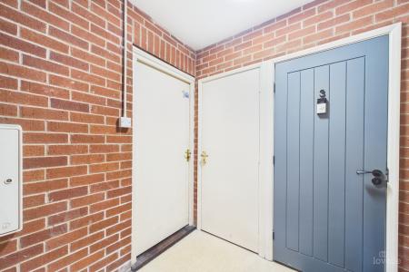 2 bedroom Ground floor flat for sale in Church View, Barton-upon-Humber, North Lincolnshire, DN18