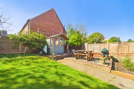 2 bedroom Semi-detached house for sale in Silver Street, Winteringham, North Lincolnshire, DN15