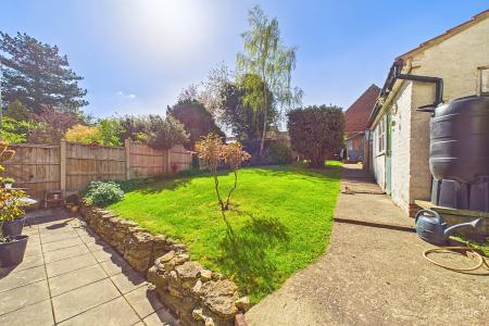 2 bedroom Semi-detached house for sale in Silver Street, Winteringham, North Lincolnshire, DN15