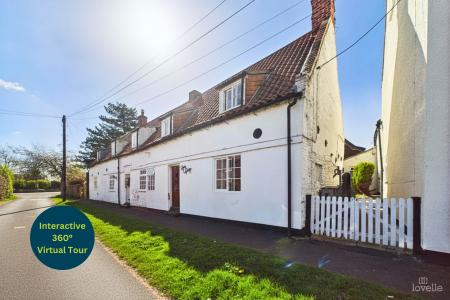 2 bedroom Semi-detached house for sale in Silver Street, Winteringham, North Lincolnshire, DN15