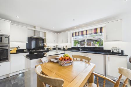 4 bedroom Detached house for sale in Canberra View, Barton-upon-Humber, North Lincolnshire, DN18