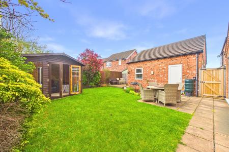 4 bedroom Detached house for sale in Canberra View, Barton-upon-Humber, North Lincolnshire, DN18