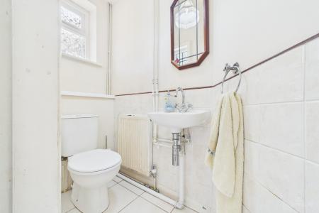 3 bedroom Detached bungalow for sale in Barton Road, Barrow-upon-Humber, North Lincolnshire, DN19