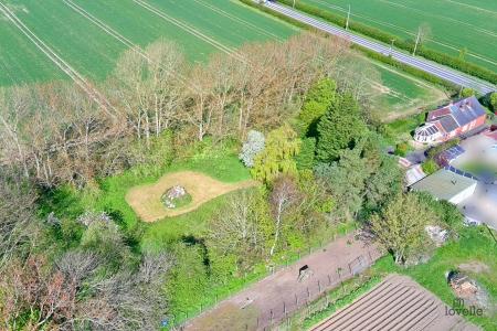 3 bedroom Detached bungalow for sale in Barton Road, Barrow-upon-Humber, North Lincolnshire, DN19