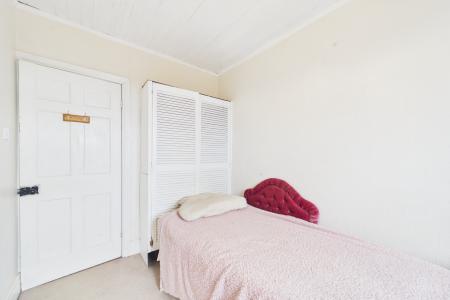 3 bedroom Detached bungalow for sale in Barton Road, Barrow-upon-Humber, North Lincolnshire, DN19