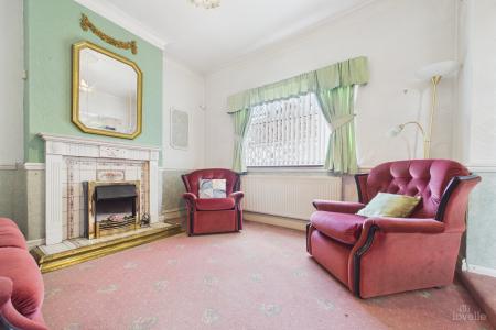 3 bedroom Detached bungalow for sale in Barton Road, Barrow-upon-Humber, North Lincolnshire, DN19