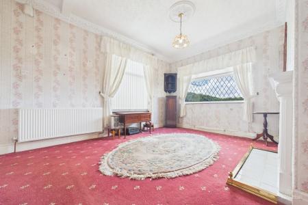 3 bedroom Detached bungalow for sale in Barton Road, Barrow-upon-Humber, North Lincolnshire, DN19