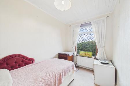 3 bedroom Detached bungalow for sale in Barton Road, Barrow-upon-Humber, North Lincolnshire, DN19