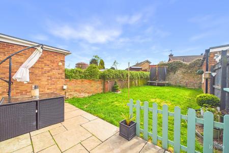 3 bedroom Semi-detached house for sale in Green Lane, Barrow-upon-Humber, North Lincolnshire, DN19