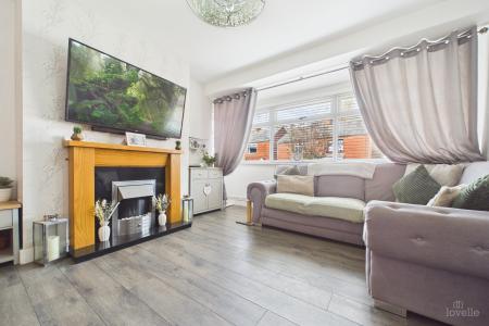 3 bedroom Semi-detached house for sale in Green Lane, Barrow-upon-Humber, North Lincolnshire, DN19