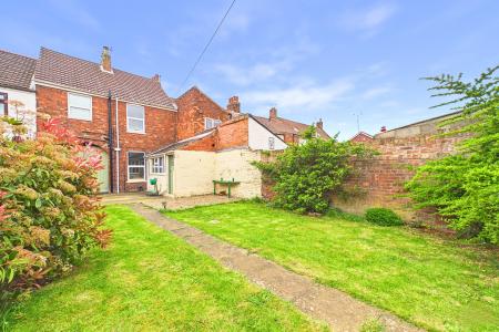 3 bedroom Terraced House for sale in Newport, Barton-upon-Humber, North Lincolnshire, DN18