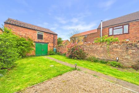 3 bedroom Terraced House for sale in Newport, Barton-upon-Humber, North Lincolnshire, DN18