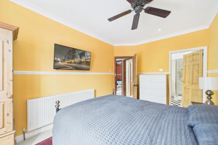 3 bedroom Terraced House for sale in Newport, Barton-upon-Humber, North Lincolnshire, DN18