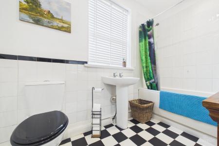 3 bedroom Terraced House for sale in Newport, Barton-upon-Humber, North Lincolnshire, DN18