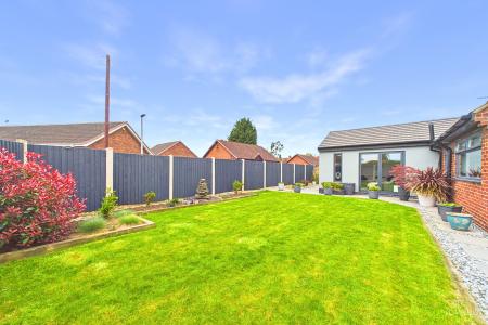 4 bedroom Detached bungalow for sale in Greenway, Barton-upon-Humber, North Lincolnshire, DN18