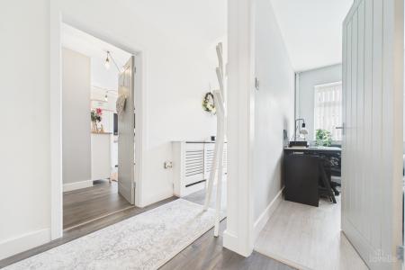 4 bedroom Detached bungalow for sale in Greenway, Barton-upon-Humber, North Lincolnshire, DN18