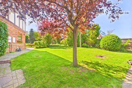 4 bedroom Detached house for sale in Birchwood Close, Barton-upon-Humber, North Lincolnshire, DN18