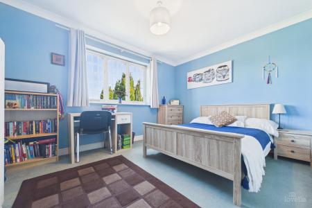 4 bedroom Detached house for sale in Birchwood Close, Barton-upon-Humber, North Lincolnshire, DN18