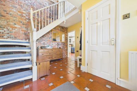 4 bedroom Detached house for sale in Birchwood Close, Barton-upon-Humber, North Lincolnshire, DN18