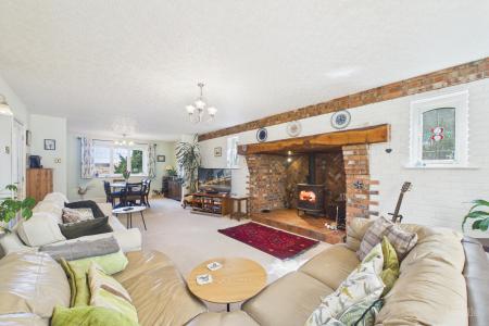 4 bedroom Detached house for sale in Birchwood Close, Barton-upon-Humber, North Lincolnshire, DN18