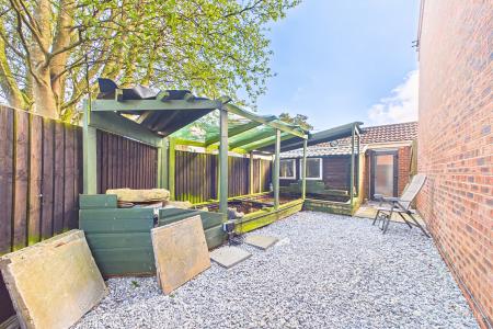 3 bedroom Semi-detached house for sale in Princess Drive, Barton-upon-Humber, North Lincolnshire, DN18