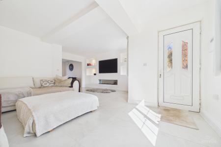 3 bedroom Semi-detached house for sale in Princess Drive, Barton-upon-Humber, North Lincolnshire, DN18