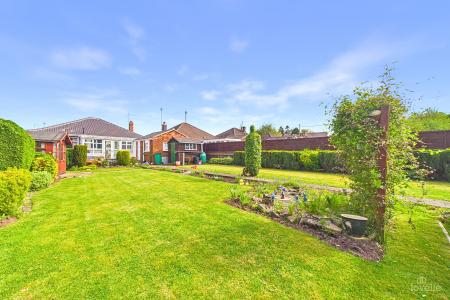 3 bedroom Detached bungalow for sale in Western Drive, Barton-upon-Humber, North Lincolnshire, DN18
