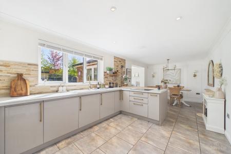 4 bedroom Detached house for sale in Worsley Paddock, Ulceby, North Lincolnshire, DN39