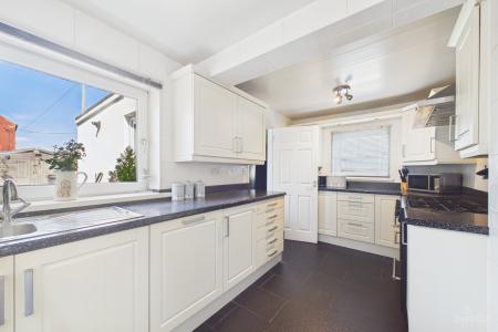3 bedroom Semi-detached house for sale in Butts Road, Barton-upon-Humber, North Lincolnshire, DN18