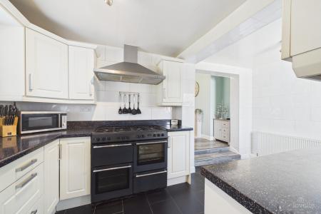 3 bedroom Semi-detached house for sale in Butts Road, Barton-upon-Humber, North Lincolnshire, DN18